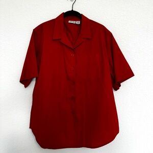 Cabin Creek Short Sleeve Button Pocket Shirt with Collar in a Bold Red, Large